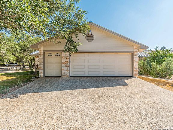 3rd image of 27 Doolittle Dr