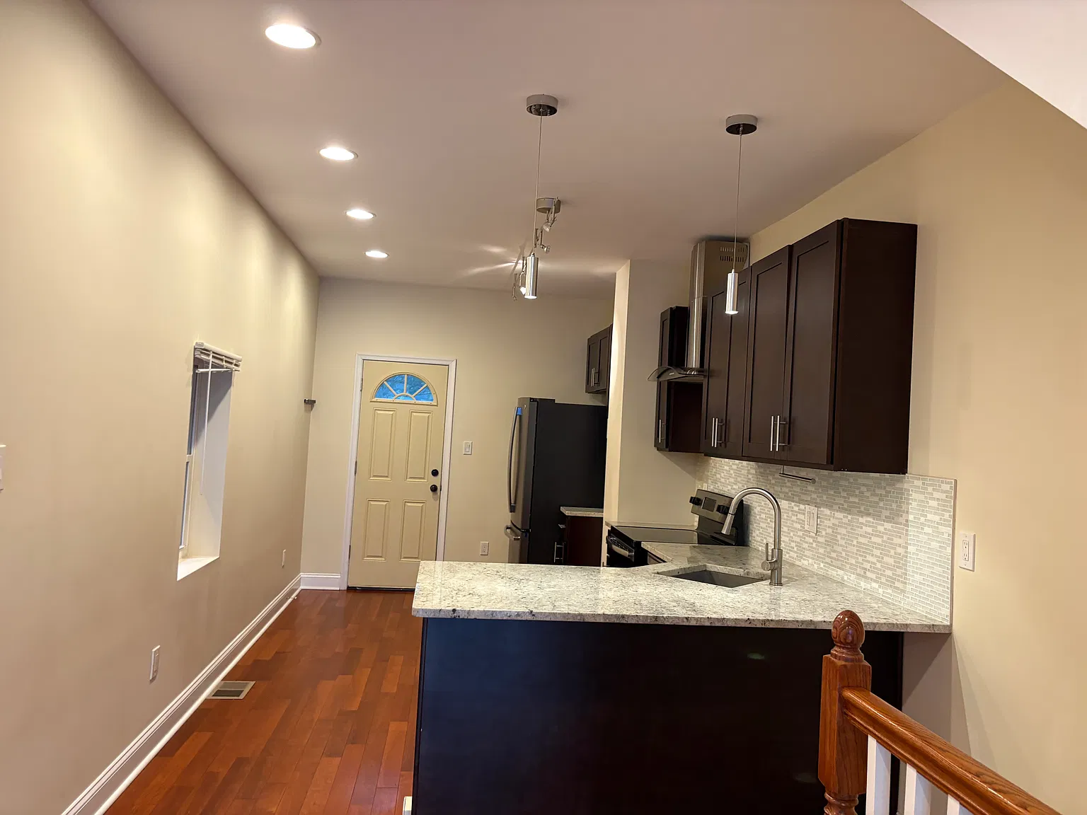 3 bed, 1272 sqft, $2,200 — Photo 2