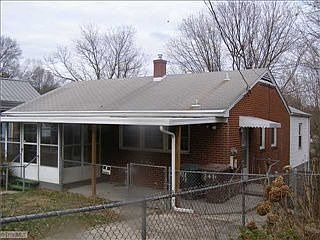 1st image of 911 Dillard St