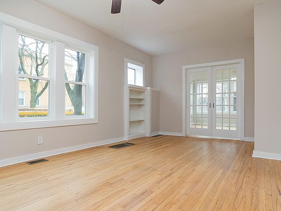2nd image of 3607 N Oakley Ave #1R