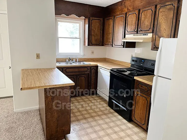 13 Melissa Ct #C — Photo 5