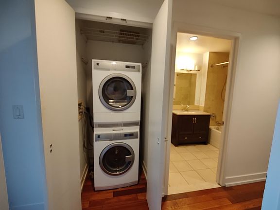 5th image of 389 Washington St APT 22F