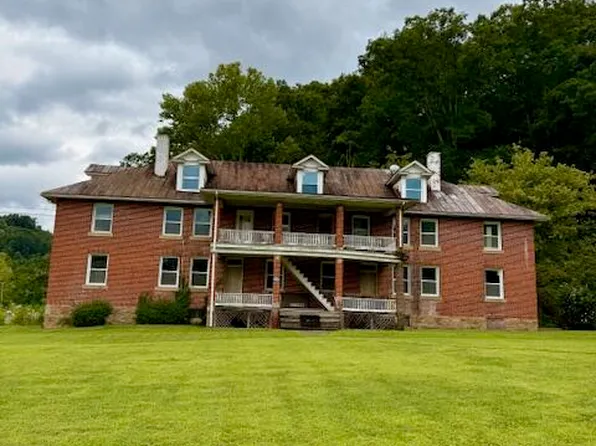 332 Old Campus Rd, Frenchburg, KY 40322