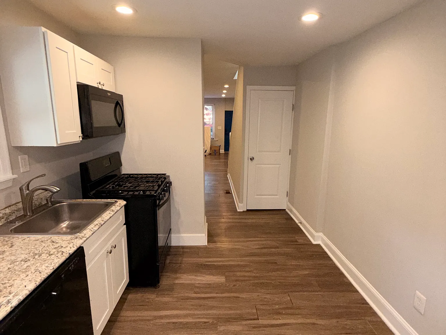 4 bed, 1.5 bath, 1350 sqft, $2,500 — Photo 4