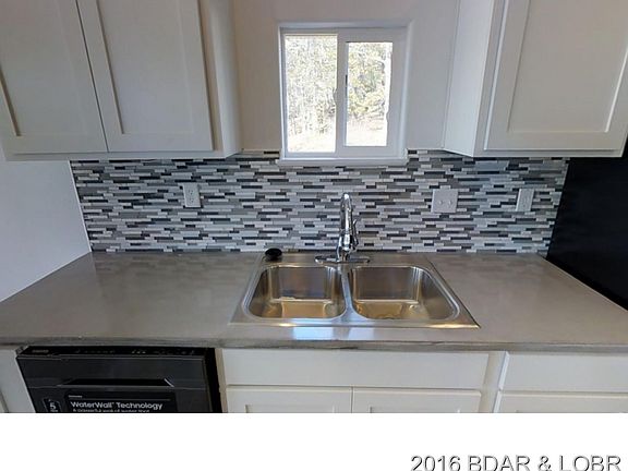 4th image of 12 Hawk Lake Dr