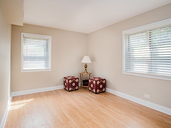 5th image of 7501 N Damen Ave APT A1