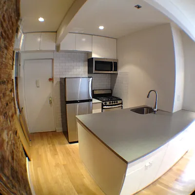 Rented by Veracity NYC LLC | media 18