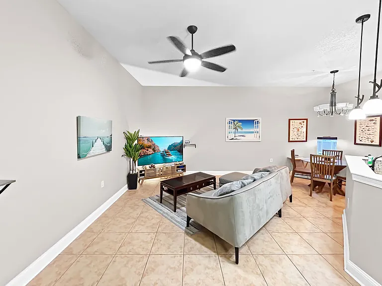 701 Mirror Lake Dr N #120 — Photo 6