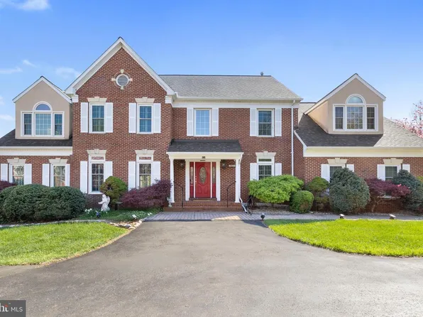 7573 Fusilier Dr, Warrenton, VA 20186