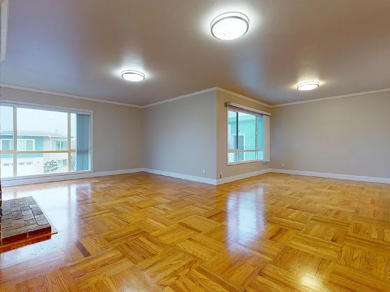 31 Crestline Ave — Photo 3