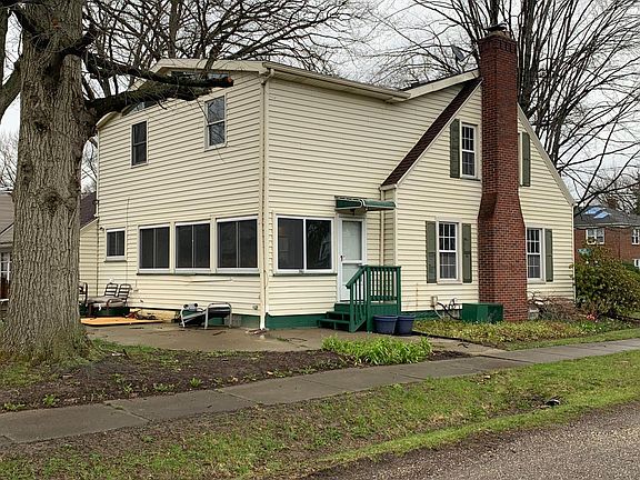 3rd image of 618 Willard Ave SE