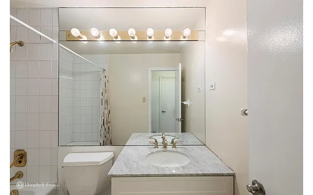 Rented by Douglas Elliman | media 14