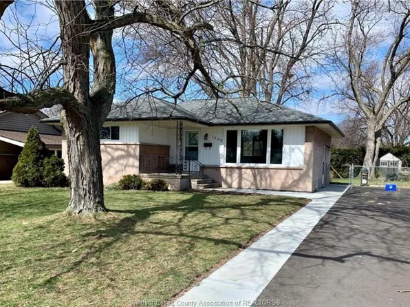 1568 Villa Maria Blvd N, Windsor, ON N9G 1W5