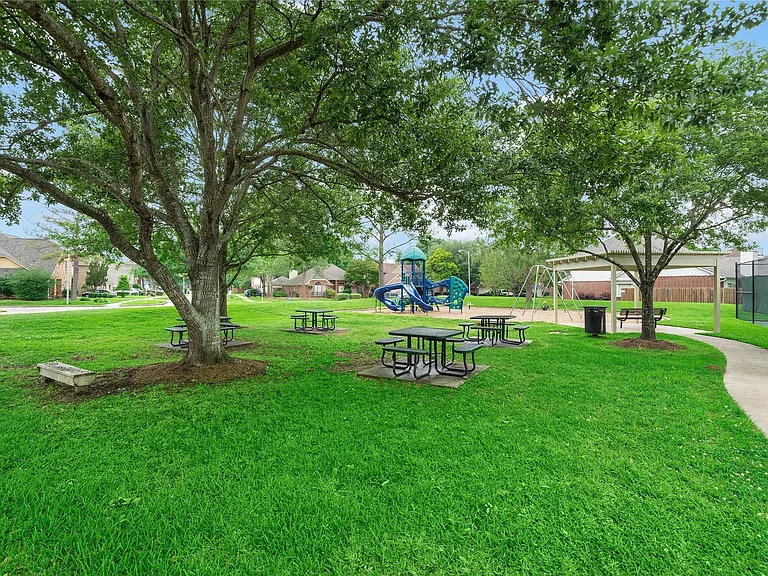 18703 Evergreen Falls Dr — Photo 39