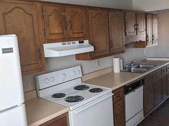 3rd image of 2921 Crockett Ct APT 3