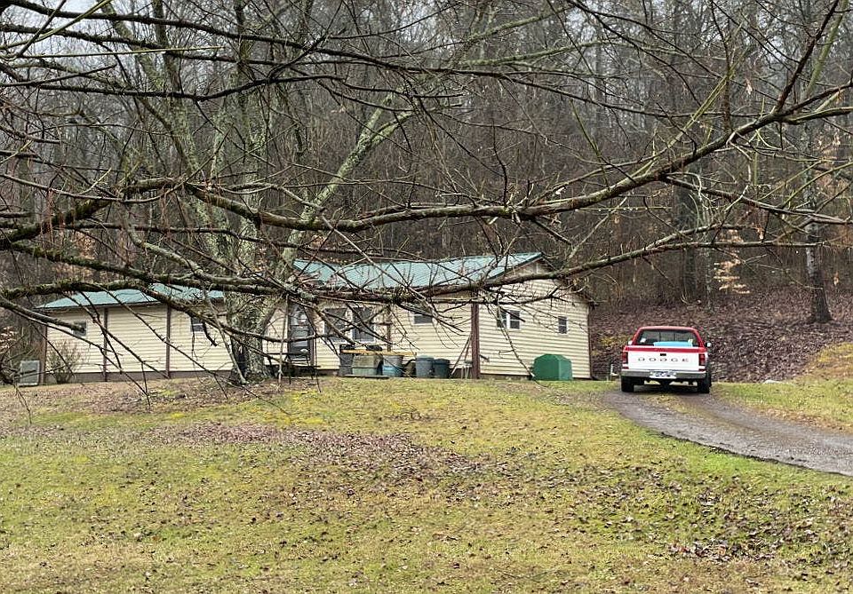 2nd image of 2627 Blazier Rd