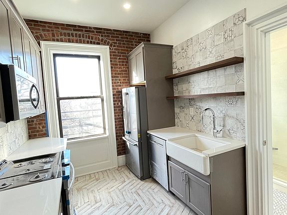 2nd image of 569 Jersey Ave #4