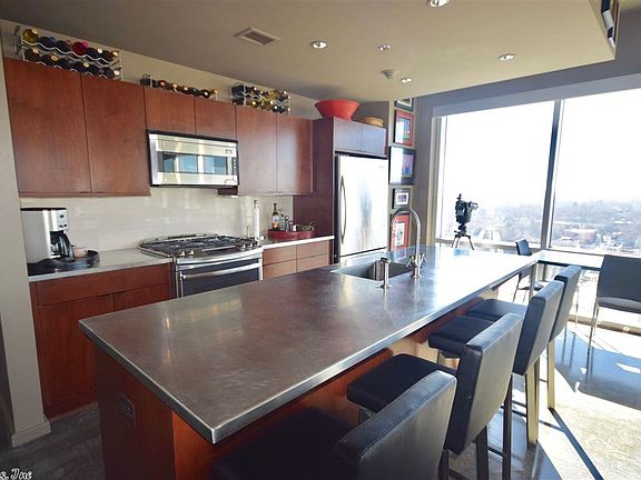 5th image of 315 Rock St #1510
