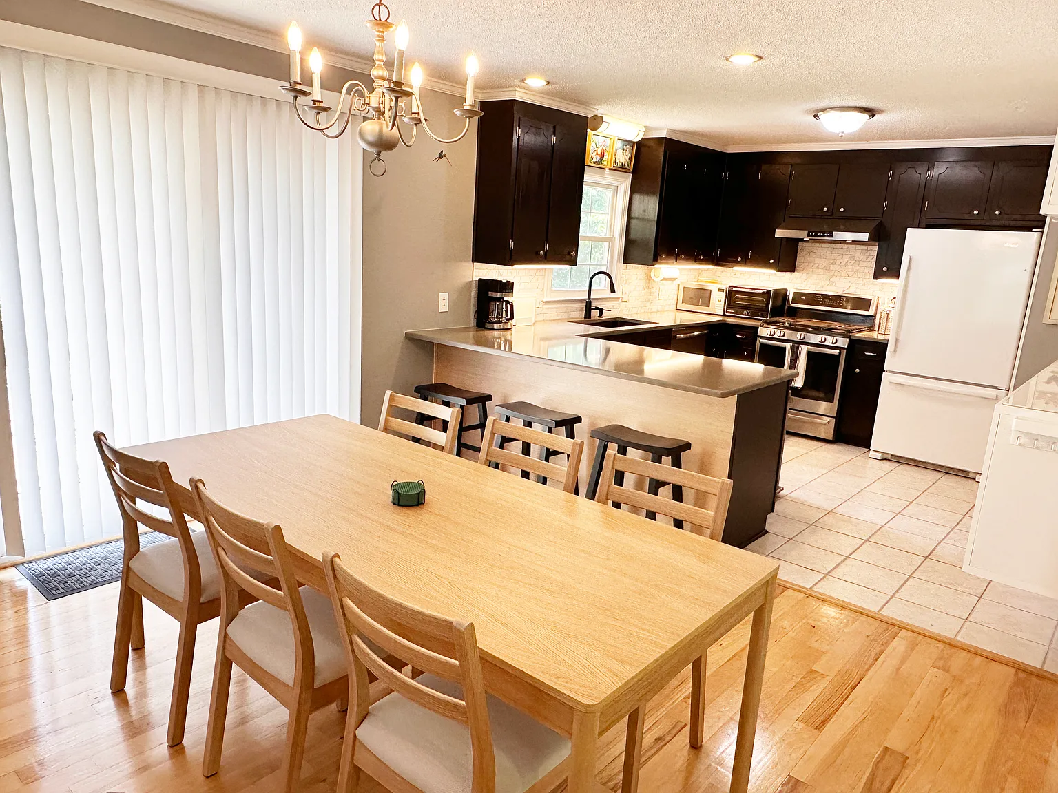 4 bed, 1841 sqft, $4,000 — Photo 4