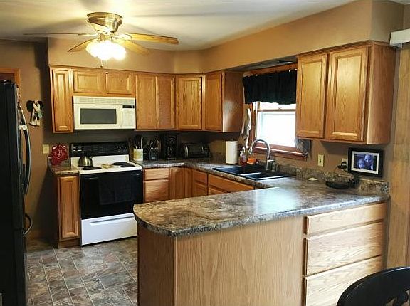 4th image of 18 Frederick Dr