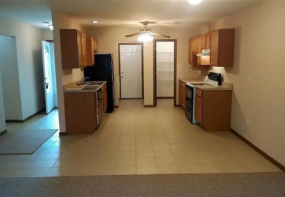 2 bed, 1152 sqft, $1,000 — Photo 3