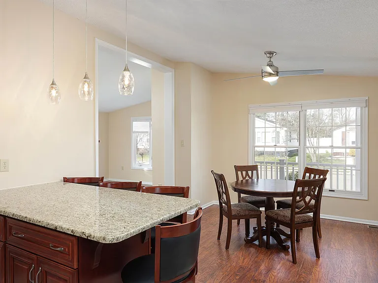 16 Pine Tree Ln — Photo 11
