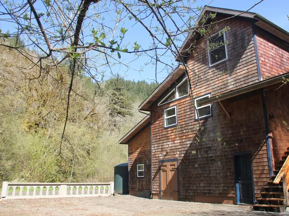 2 E Aldersprings Rd, Waldport, OR 97394