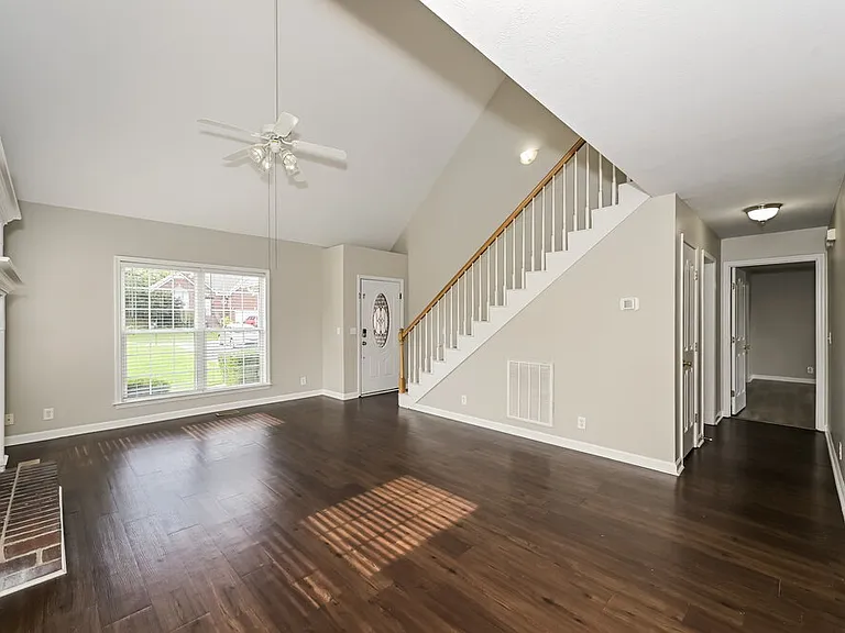 2910 Iona Dr — Photo 5