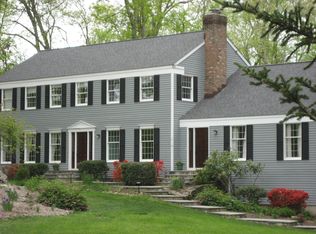 7 Fox Hollow Ln, Sandy Hook, CT 06482