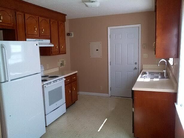 Large kitchen area open to living room