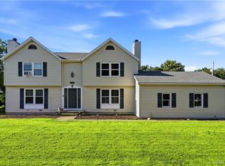 2487 Sylvan Pl, Niagara Falls, NY 14304