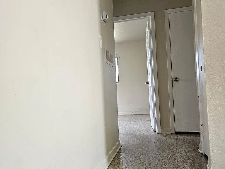 916 Myrtle St — Photo 3