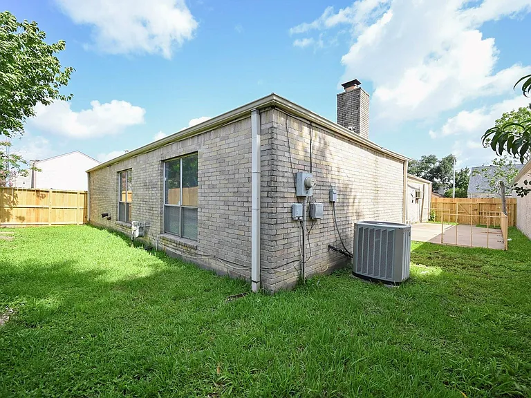 7735 Quail Meadow Dr — Photo 46