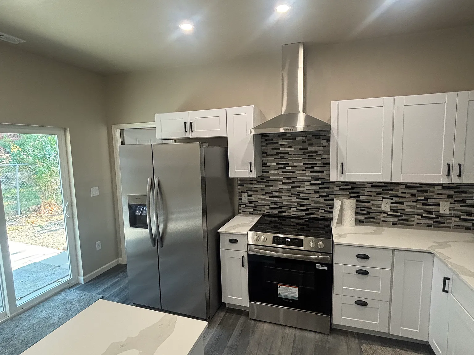 2 bed, 1150 sqft, $2,300 — Photo 3