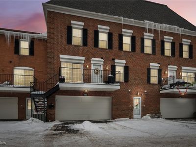 2000 King James Pkwy APT 142, Westlake, OH, 44145