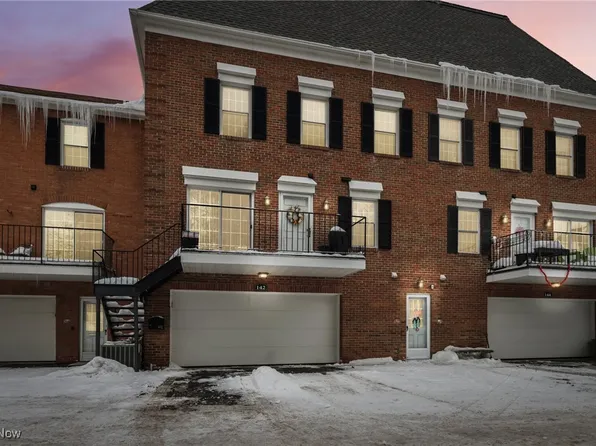 2000 King James Pkwy APT 142, Westlake, OH 44145