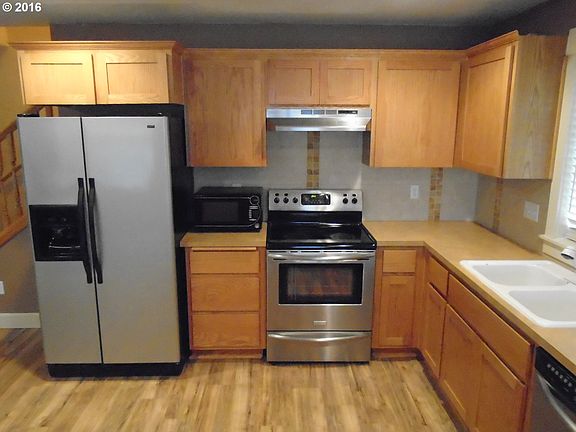 3rd image of 5905 NE 64th St