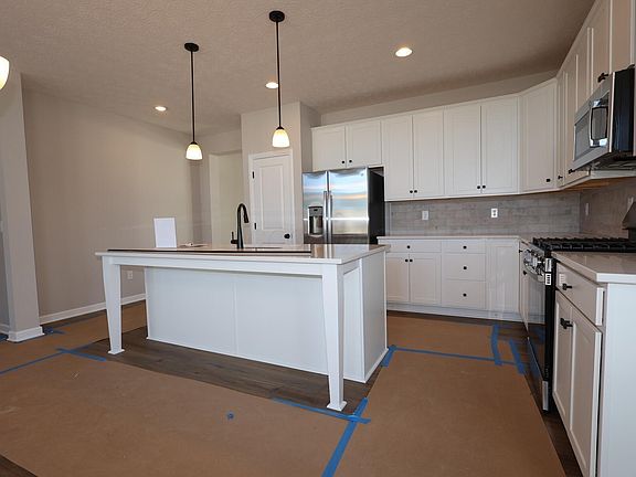 3rd image of 320 Cherry Hills Rd