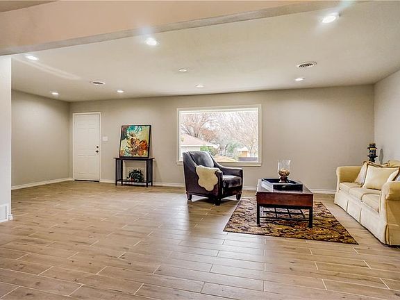 3rd image of 5813 Wessex Ave