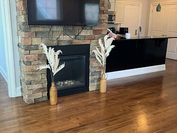 3rd image of 29 Perrin St APT 4
