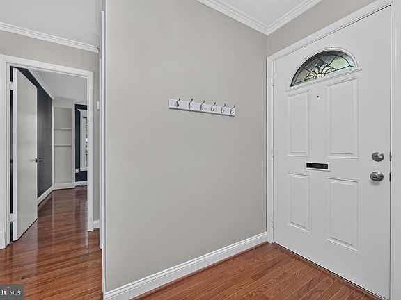 5th image of 11870 Abercorn Ct