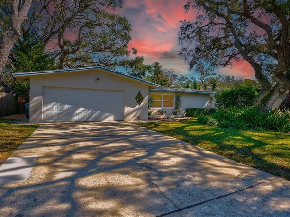 1320 Park View Ln, Largo, FL 33770