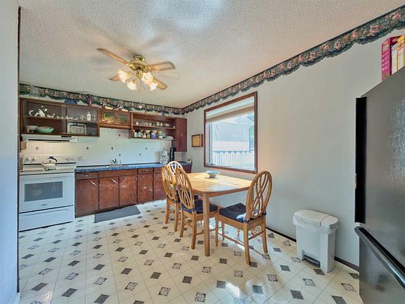 5th image of 22830 E 6th Ave