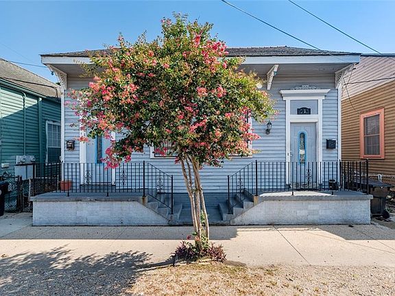 2nd image of 2713-15 Urquhart St