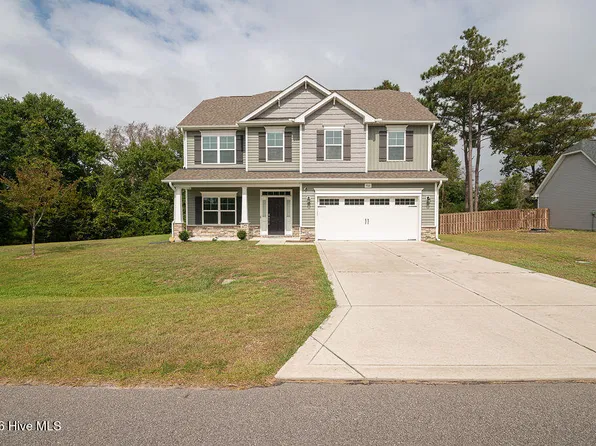 906 Needlerush Rd, Sneads Ferry, NC 28460