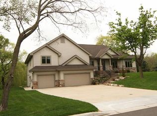 17101 Stodola Rd, Minnetonka, MN 55345