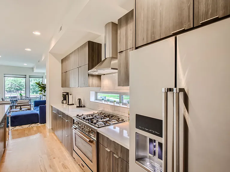2407 Court Pl — Photo 23