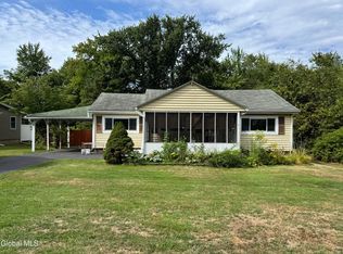 22 Rugby Rd, East Greenbush, NY 12061