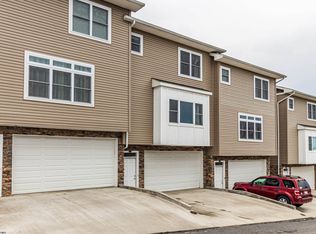 205 Pasture Ln, Morgantown, WV 26508