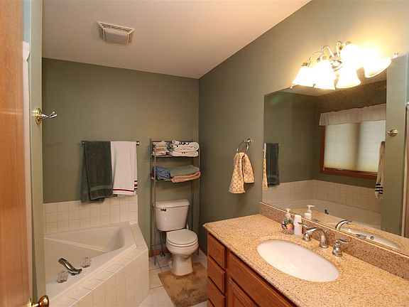 5th image of 101 Bear Creek Ct